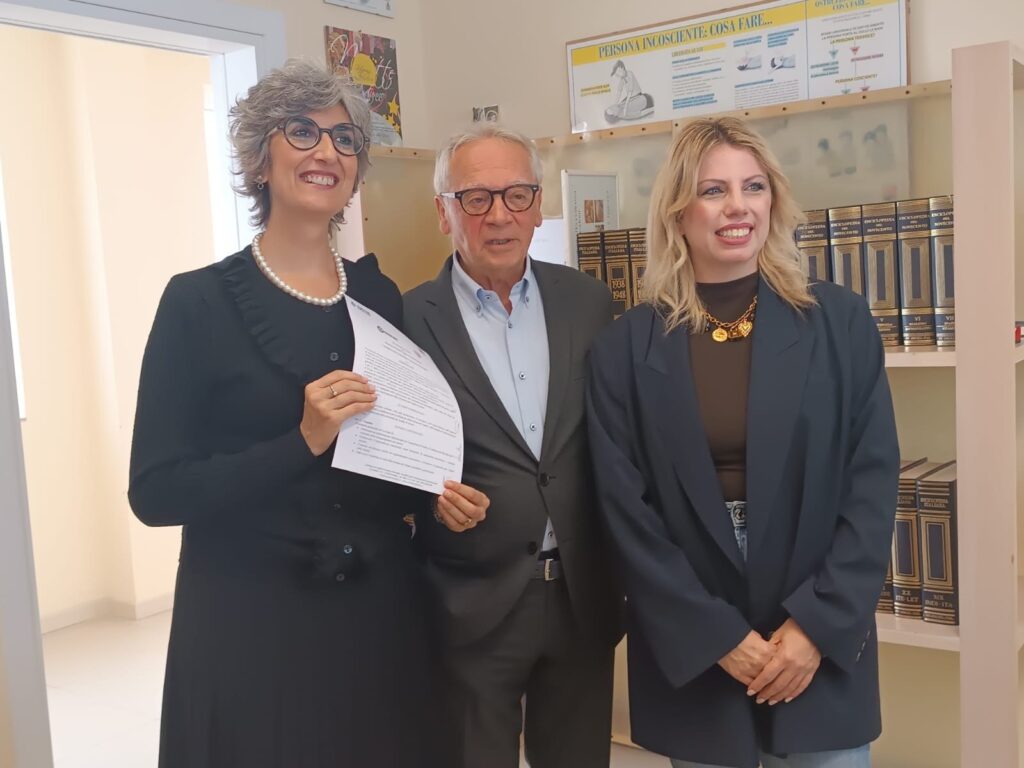 Firmato il Protocollo d’Intesa tra Impresa Donna Confesercenti Brindisi e la Consigliera di Parità della Provincia di Brindisi Firmato il Protocollo d’Intesa tra Impresa Donna Confesercenti Brindisi e la Consigliera di Parità della Provincia di Brindisi